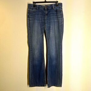 Charlotte Russe Women’s Jeans Blue Distressed Denim Stretch Bootcut Size 8 Tall